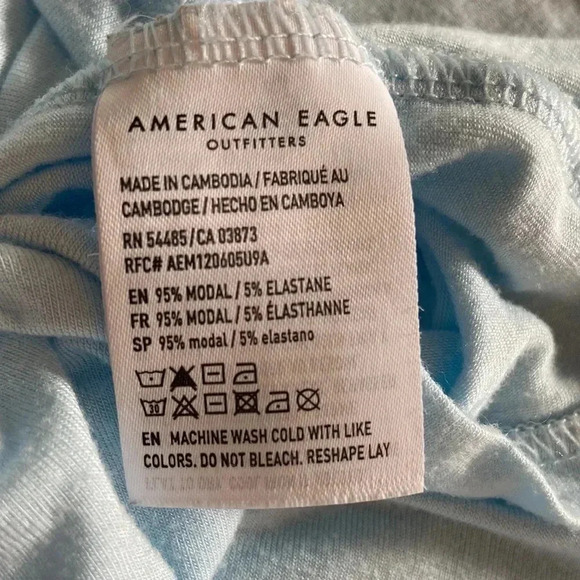 American Eagle | Soft &  Sexy V- Neck T- Shirt - Picture 5 of 6